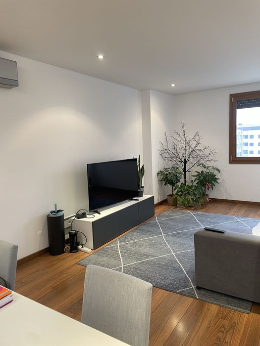 Quarto Suite em Apartamento T2 para Arrendamento