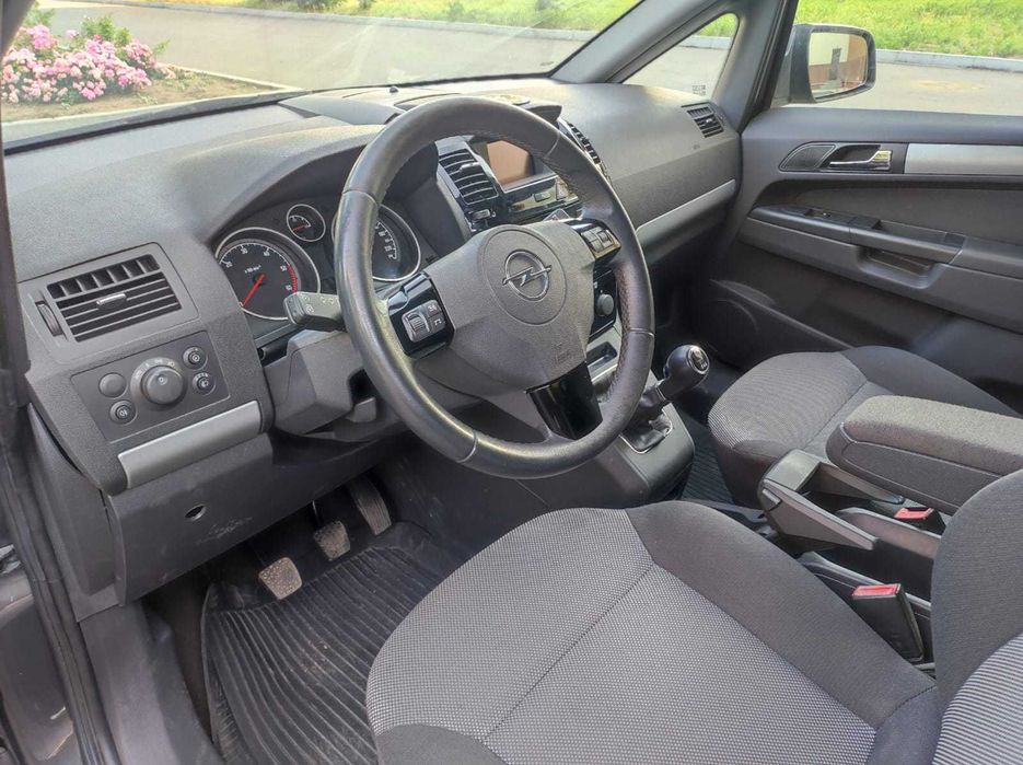 Opel zafira 2011