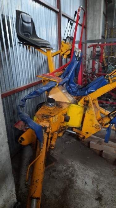 POL-MOT Warfama MIKRUS 12T koparko-ładowarka
Rok 2006