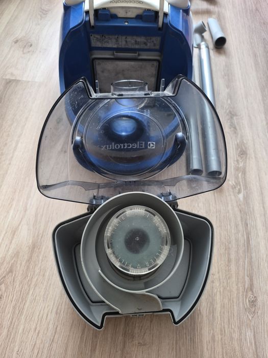 Продам пылесос electrolux zac6806 в хорошем состоянии