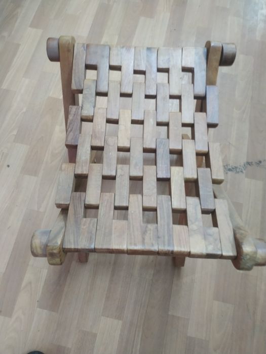 Стол кухонный+4 табуретки