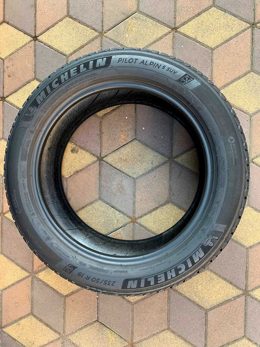 235/50 R19 Michelin Pilot Alpin 5 SUV / Зимові шини