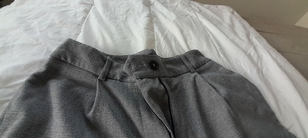 Calças cinzentas elegantes