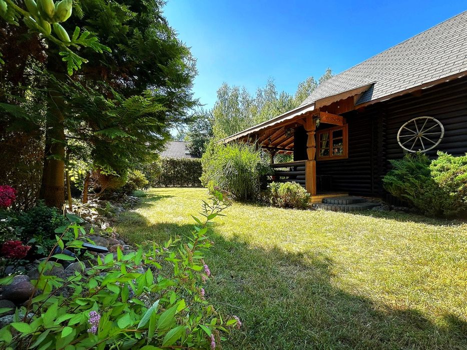 Domek nad Jeziorem Piaseczno Chata Soła, kominek taras