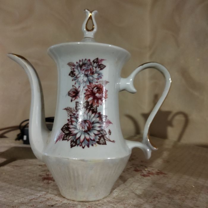 Продам чайник, заварник.