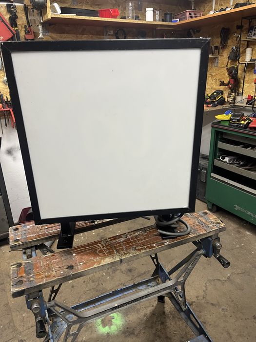 Reklama swietlna scienna