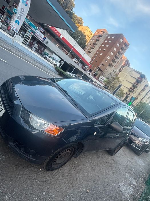 Carro Mitsubishi colt