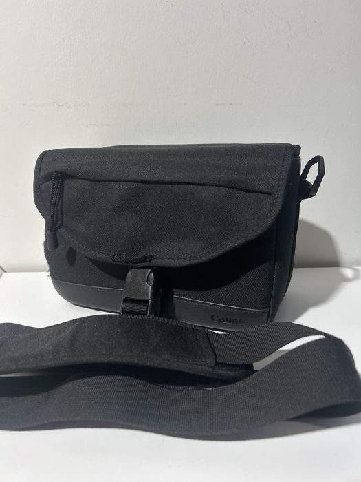 Canon EOS 2000D + Lentes 18-55mm e 75-300mm – Kit Completo