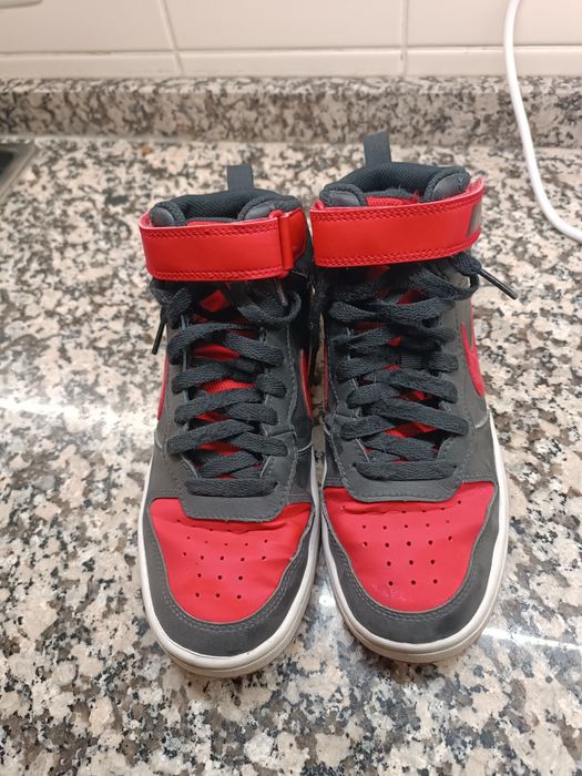 Ténis Nike vermelho e preto