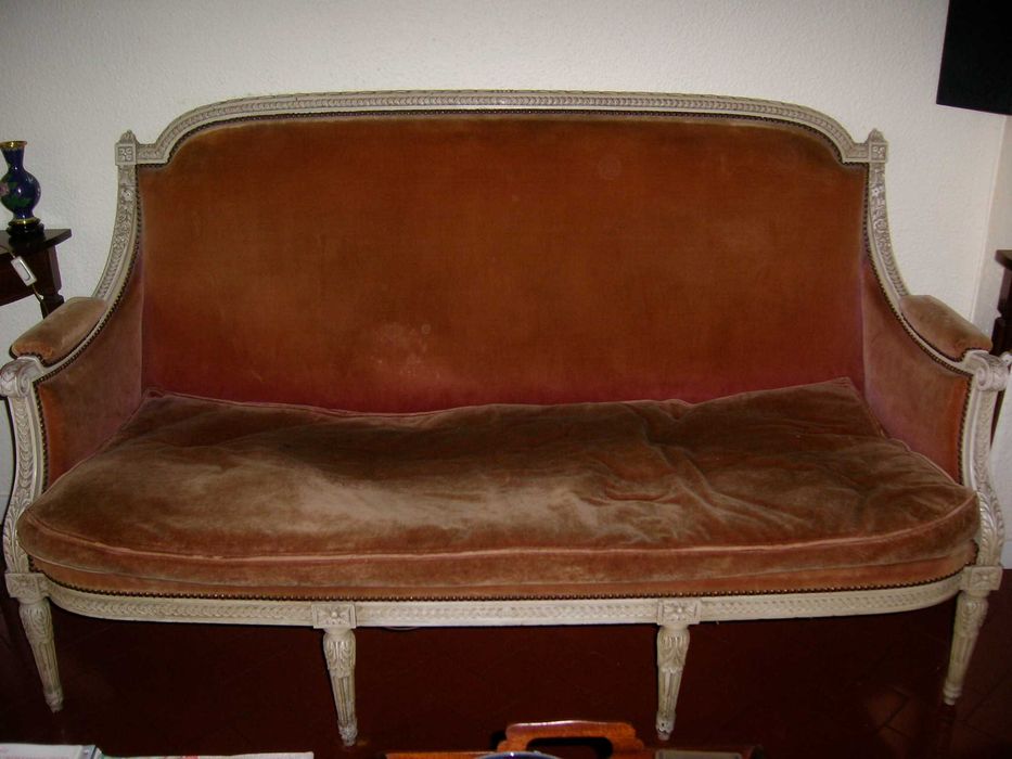 Canapé Luís XVI, com estofo cor de rosa velho