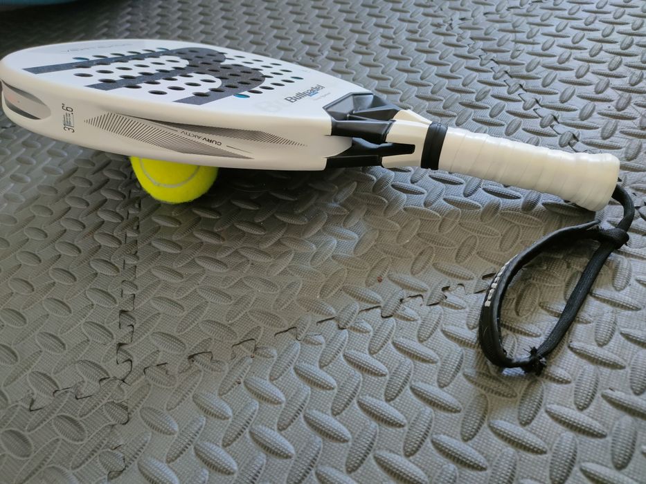 Raquete Bullpadel Vertex 05 2026 nova (6.5h de uso)