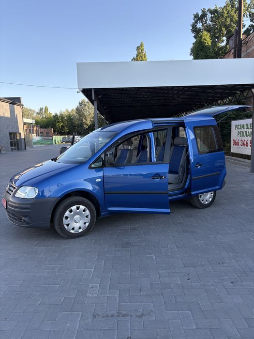 Volkswagen Caddy 1.6mpi бензин