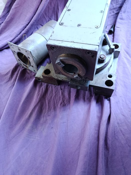 Головка ВФГ с плитой фрезерного станка 6720