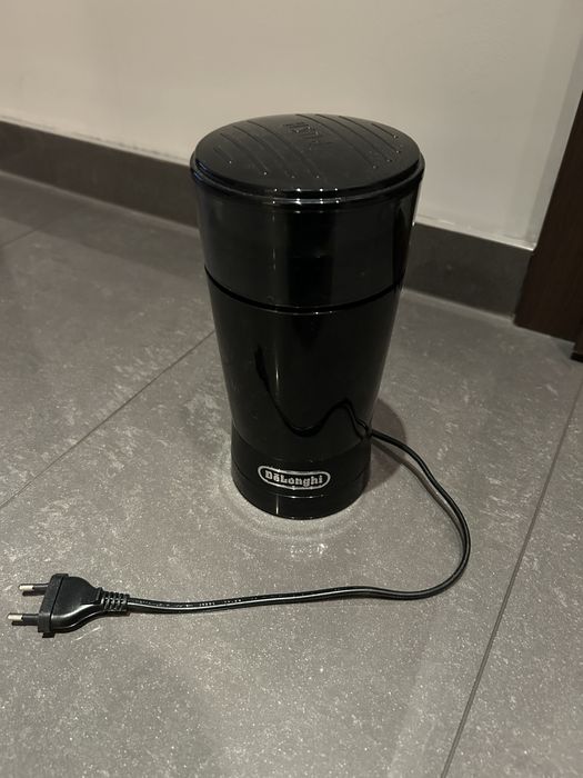 Młynek do kawy firmy DeLonghi (KG200)
