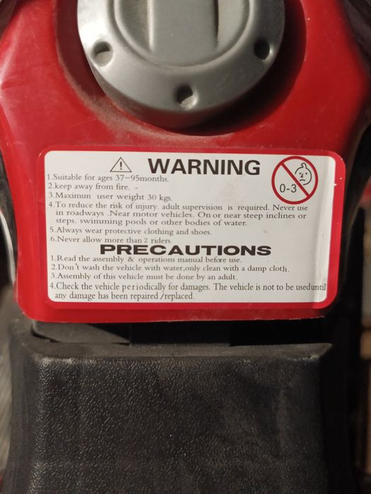 Dziecięcy motor na akumulator.