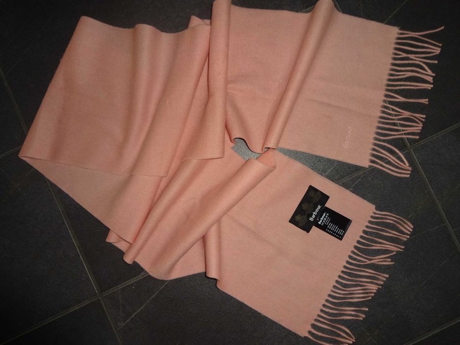 BARBOUR 100% Wool oryg wełniany delikatny jasno różowy szalik jak nowy