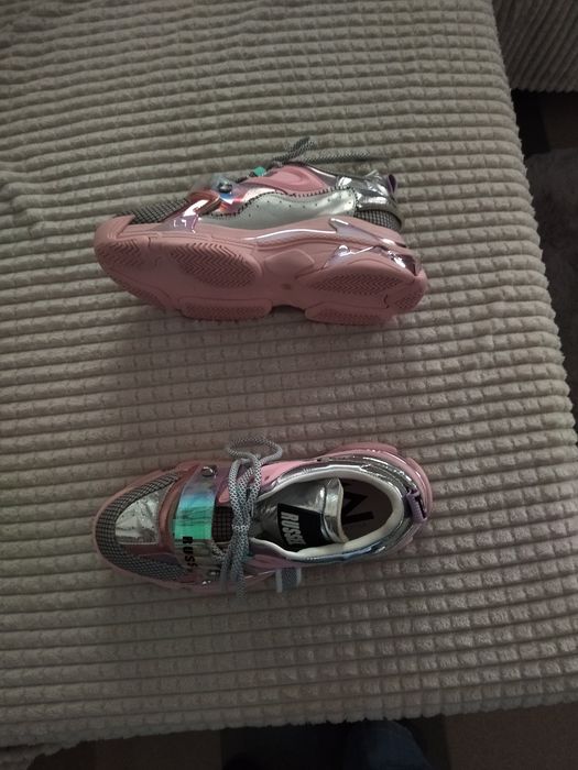 Tênis de mulher n 40