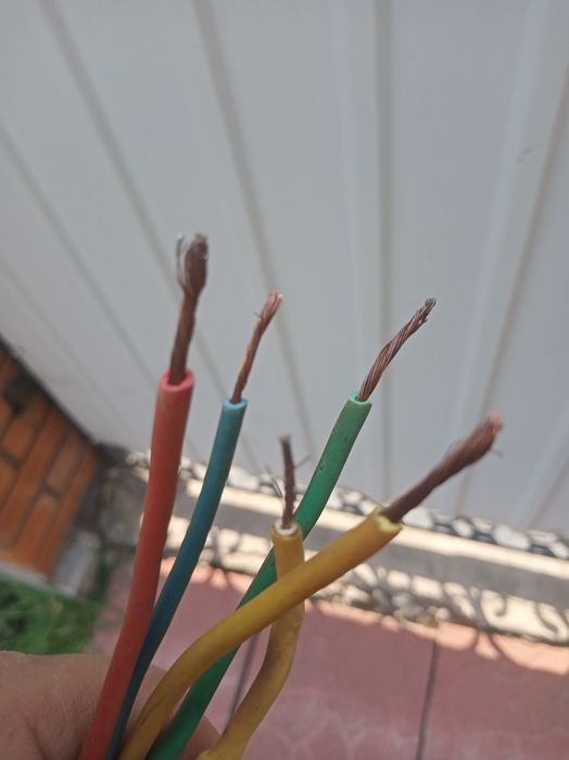 Провід, кабель, дріт мідний п'ять жил