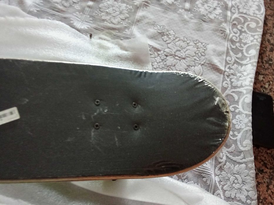 Skate novo sem extriar (será o comprador a extriar)