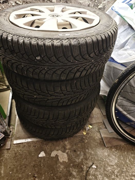 Opony zimowe na felgach do Toyoty Yaris II 185/60r15