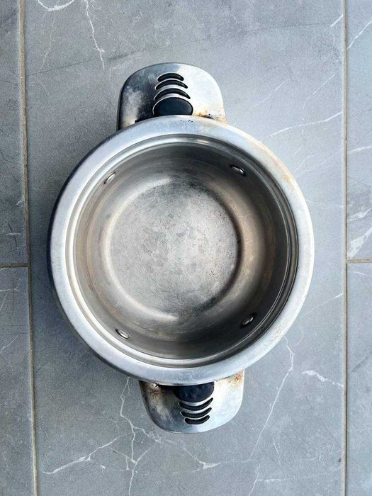 Груба і важка каструля Швейцарія