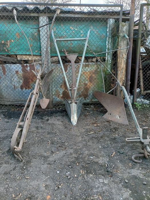 Продам плуг ,огортачі,борони