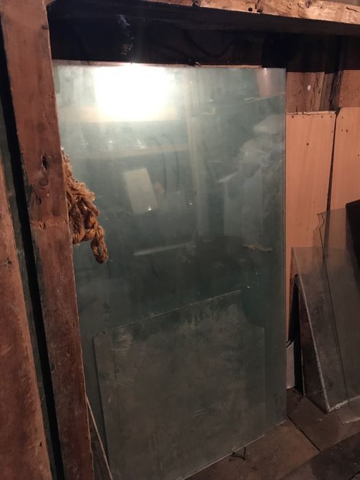 Стекло для окон 130 на 80 (4 мм)