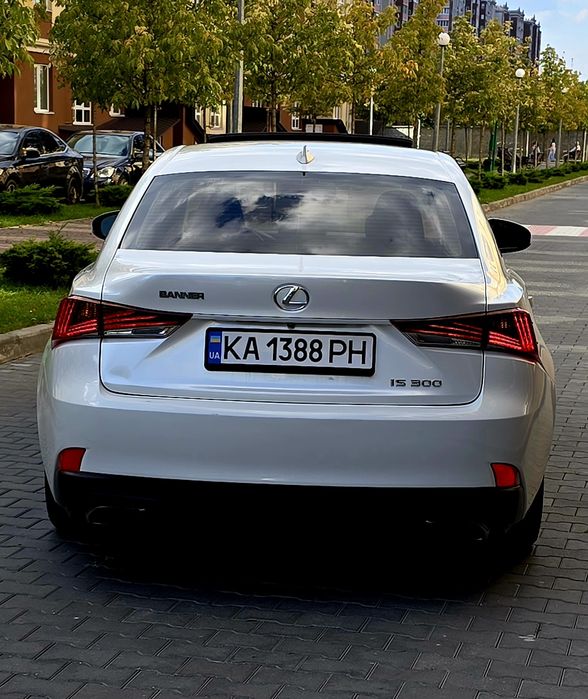 Lexus is300 2.0 2017 ідеал