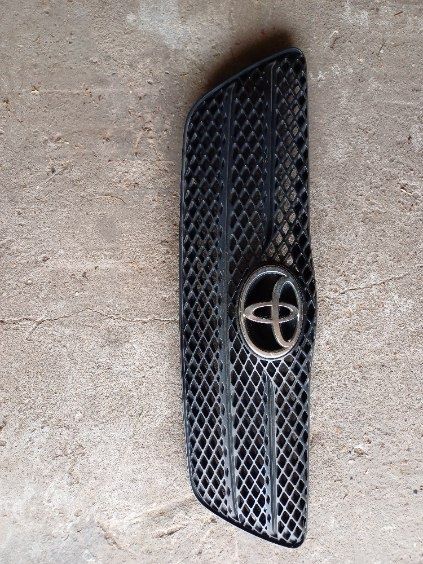 Corolla e12 grill 80zl