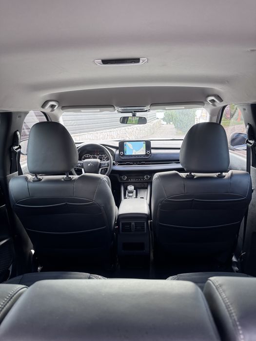 Mitsubishi Outlander 2023
