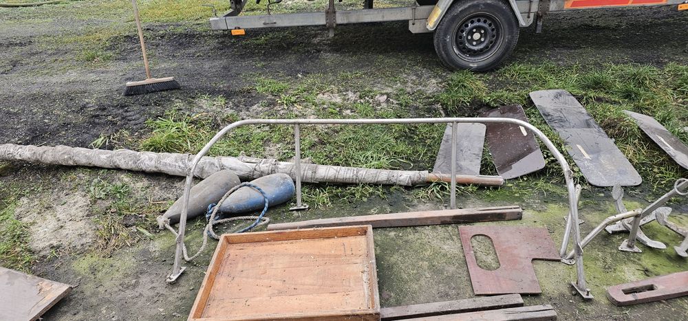 Jacht łódź kabinowa do remontu
.