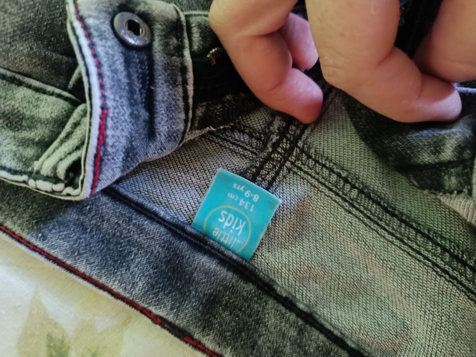 Spodnie jeans chłopięce r 134