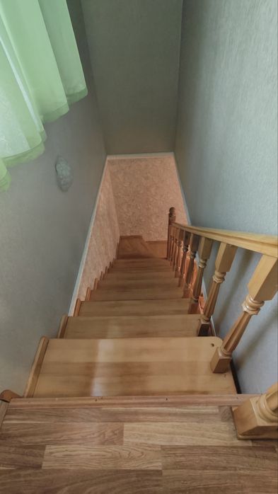 Продаж великого будинку для великої родини.