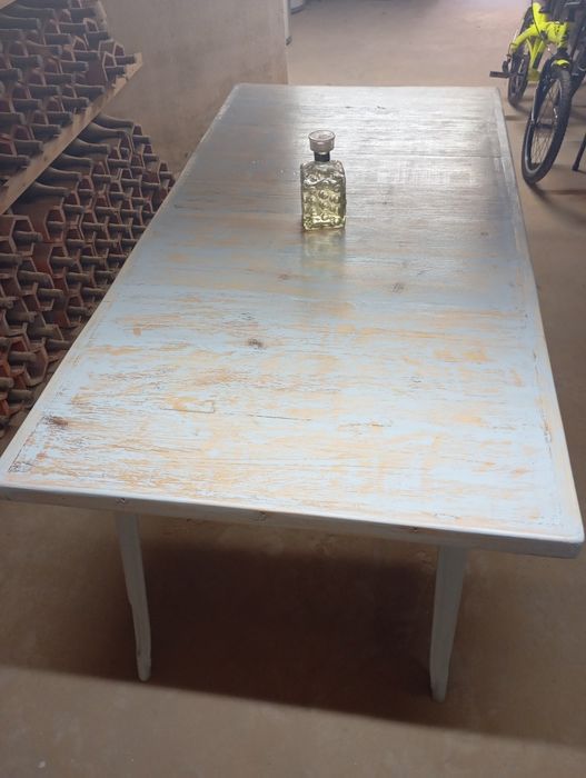 Mesa rustica em excelente estado