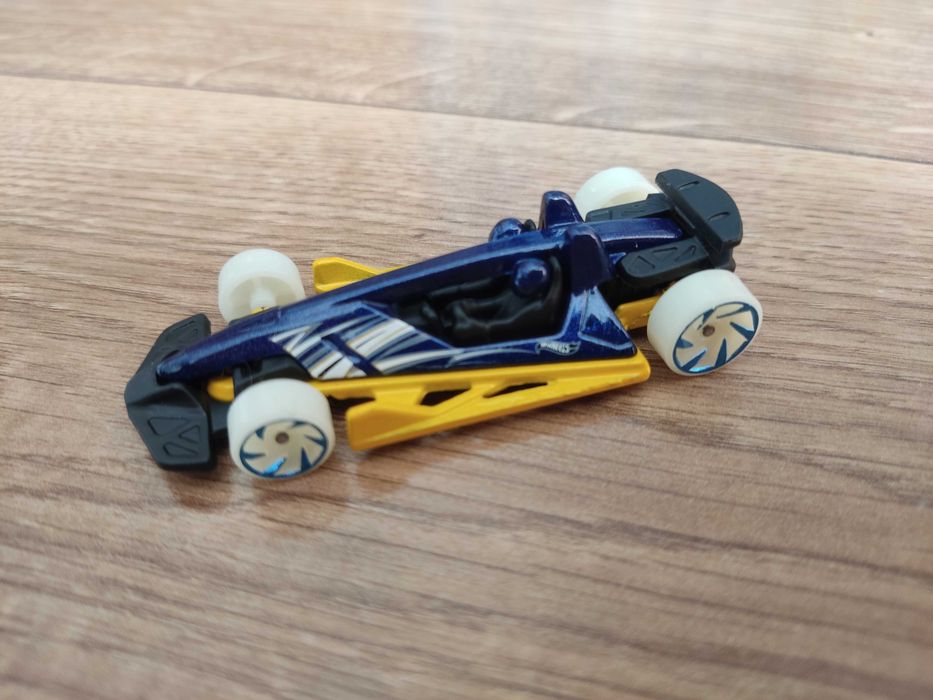 Hot Wheels DTX06 Trach Hammer autko auto resorak dla dzieci metal