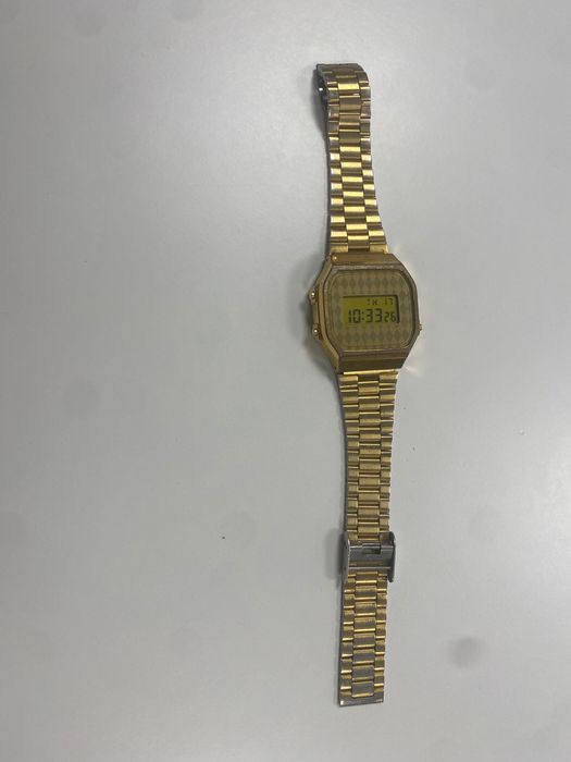 relógio da casio dourado