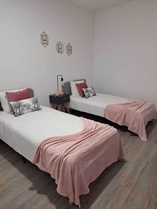 Alugo apartamento