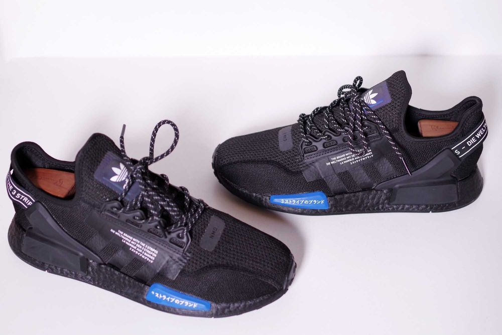 Кроссовки Adidas NMD R2 оригінал 44,5 розмір сітка літо ідеальний стан