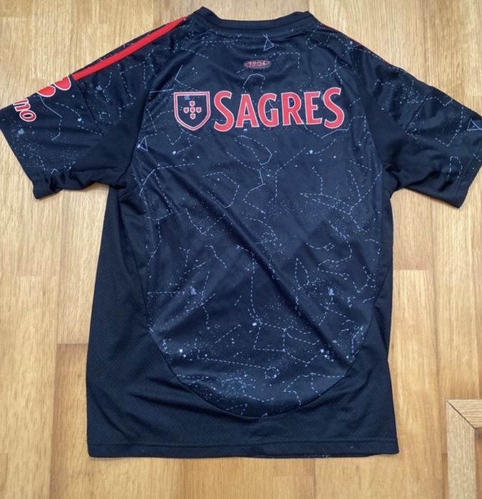 camisola benfica preta 24/25