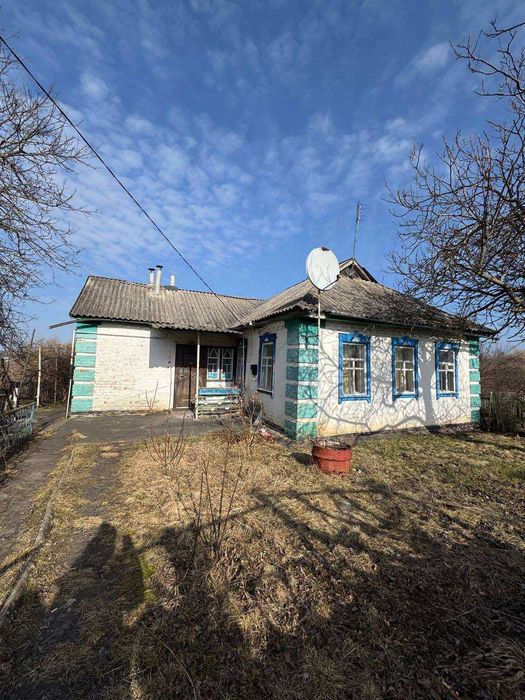 Продам затишний будинок біля водойми