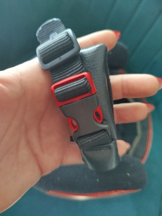 Decathlon Wedze kask ochronny do sportów zimowych