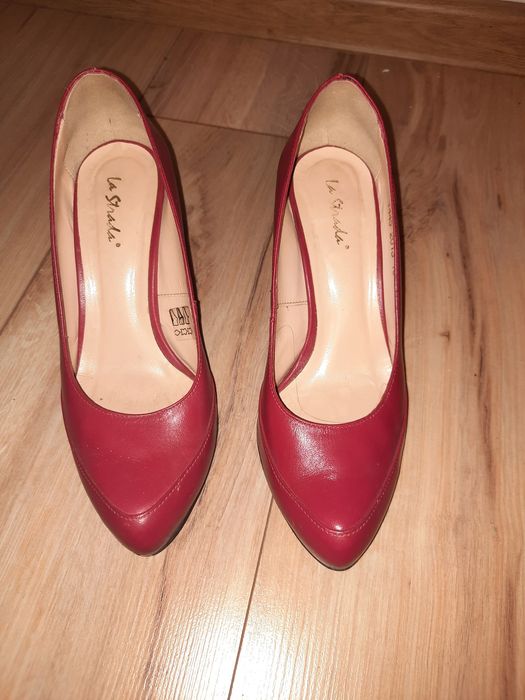 Czerwone buty szpilki