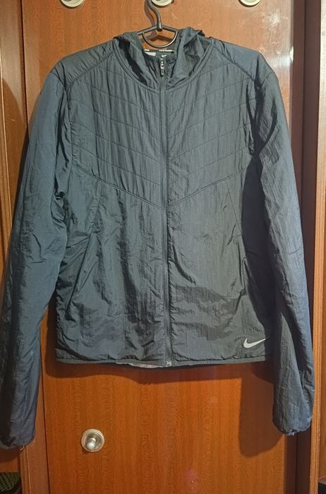 Чоловіча спортивна куртка(вітровка) для бігу Nike aerolayer running jacket S