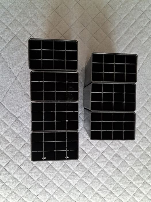 Organizery na markery, 7 sztuk (każdy na 12 markerów)