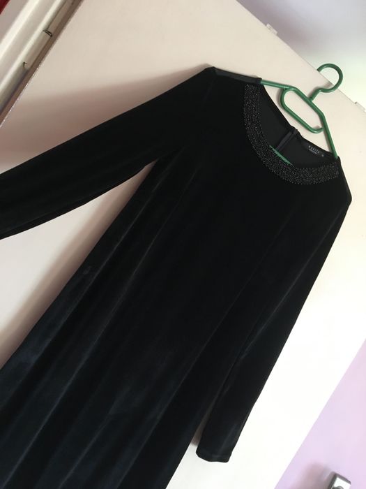 Sukienka czarna, elegancka, aksamitna Mohito rozmiar S/M