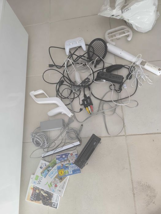 Wii com acessórios mais jogos