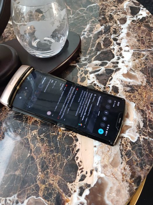 Motorolla RAZR 2019 Моторолла