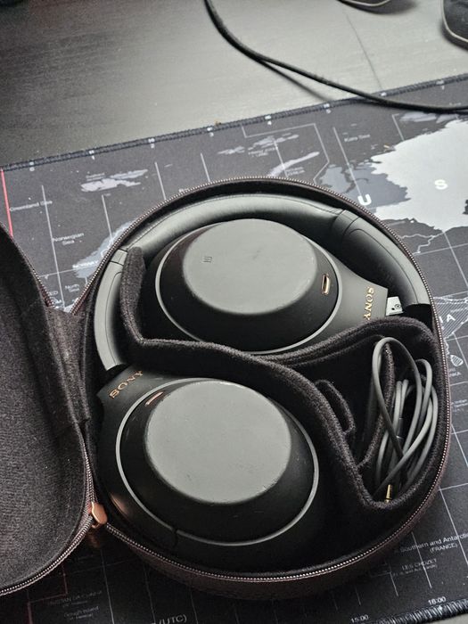 Sony WH1000 XM4 auscultadores