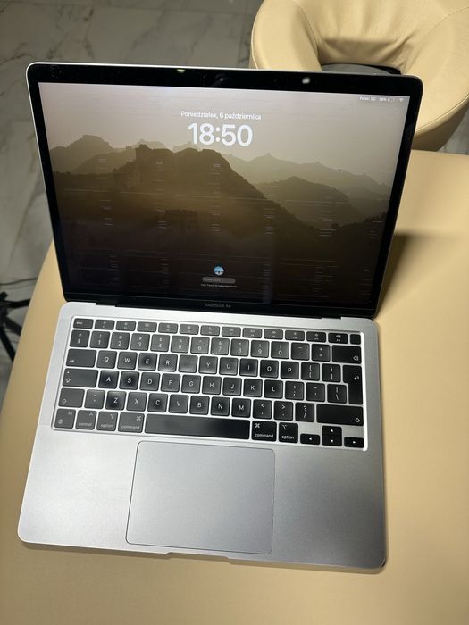 MacBook Air M1 13,3" przetarta taśma ekranu