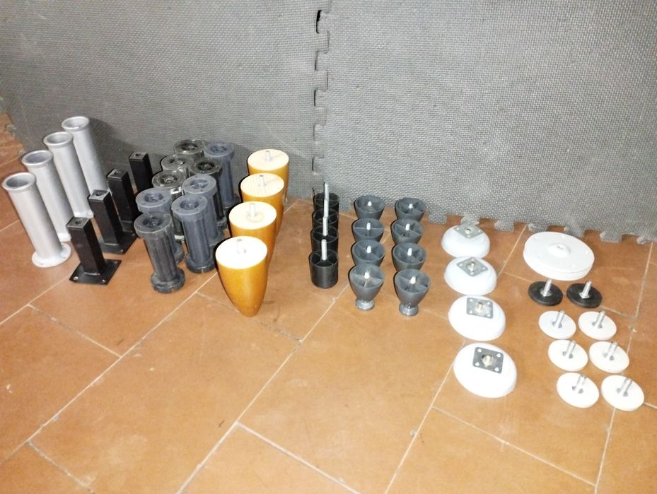 VÁRIOS Suportes / Pés para móveis e armários